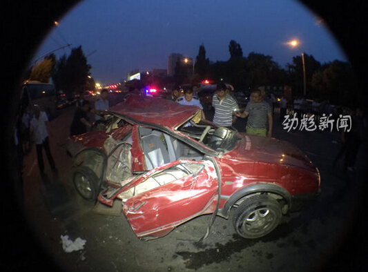  今日凌晨哈尔滨3车碰撞酿惨祸致4人死亡5人受伤
