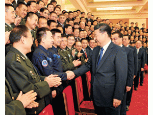  习近平会见天宫二号和神舟十一号载人飞行任务航天员及参研参试人员代表