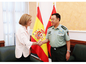  范长龙会见西班牙国防大臣